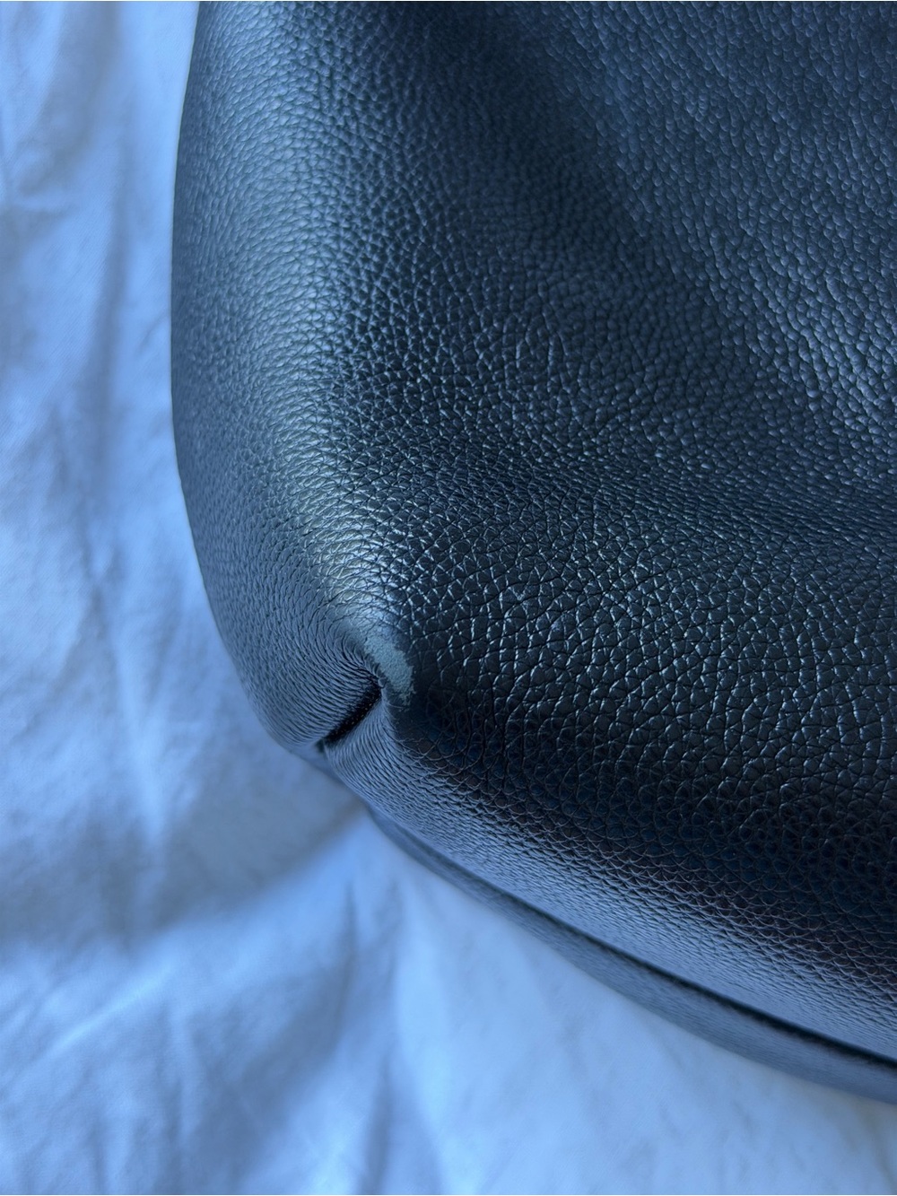 Banana Republic Black Pebbled Leather Shoulder Bag - Picture 4 of 6